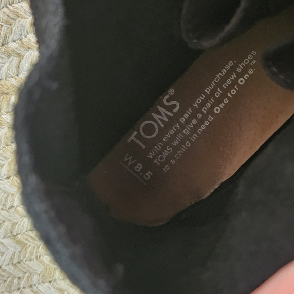 TOMS Womens Tomboy Boot Size 8.5 Black Suede Lace Up Boho Hipster Combat Bootie - Picture 5 of 8